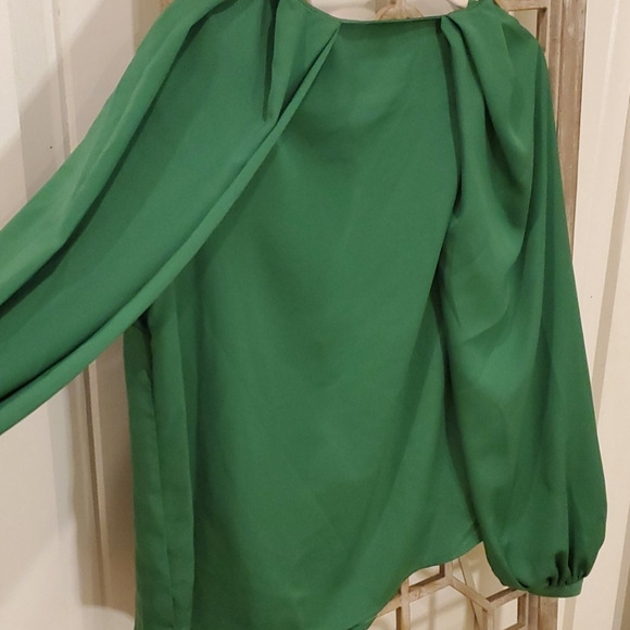 Green blouse - Picture 4 of 4